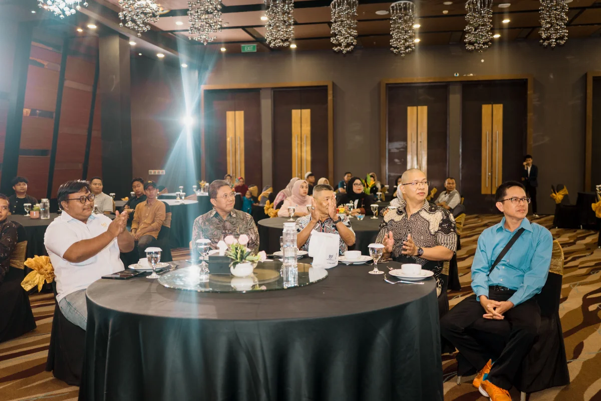 PT. Adil Makmur Fajar Gelar Gathering Retailer Paratop dan Launching Produk GLIFA 480 SL di Kalimantan