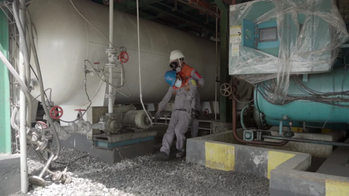 Simulasi Kebocoran Amoniak Tingkatkan Kesiapsiagaan Tim K3 PT. Adil Makmur Fajar