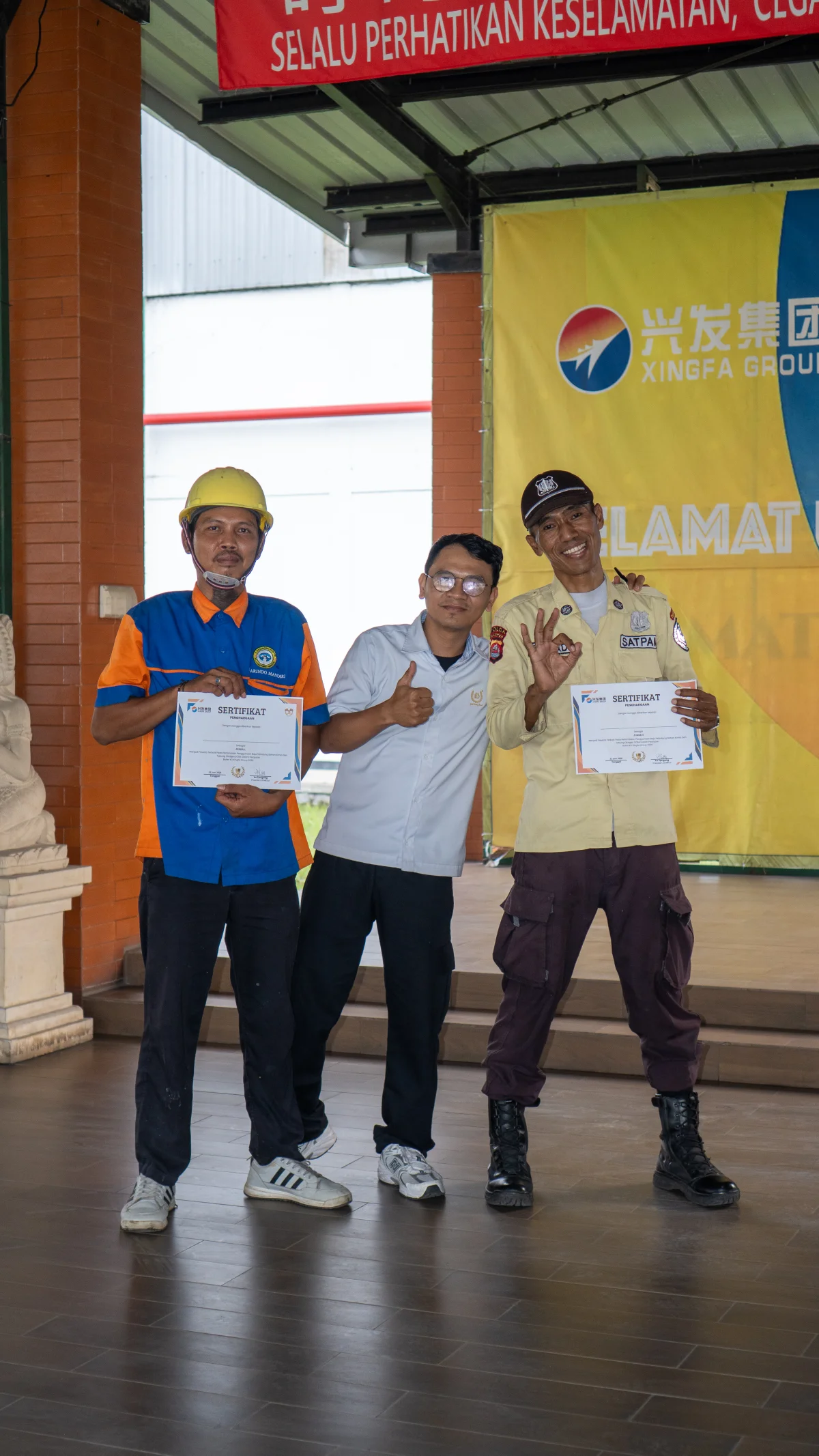 Pelatihan Penggunaan Baju Pelindung Kimia dan SCBA untuk Kesiapsiagaan Darurat B3 di PT. Adil Makmur Fajar