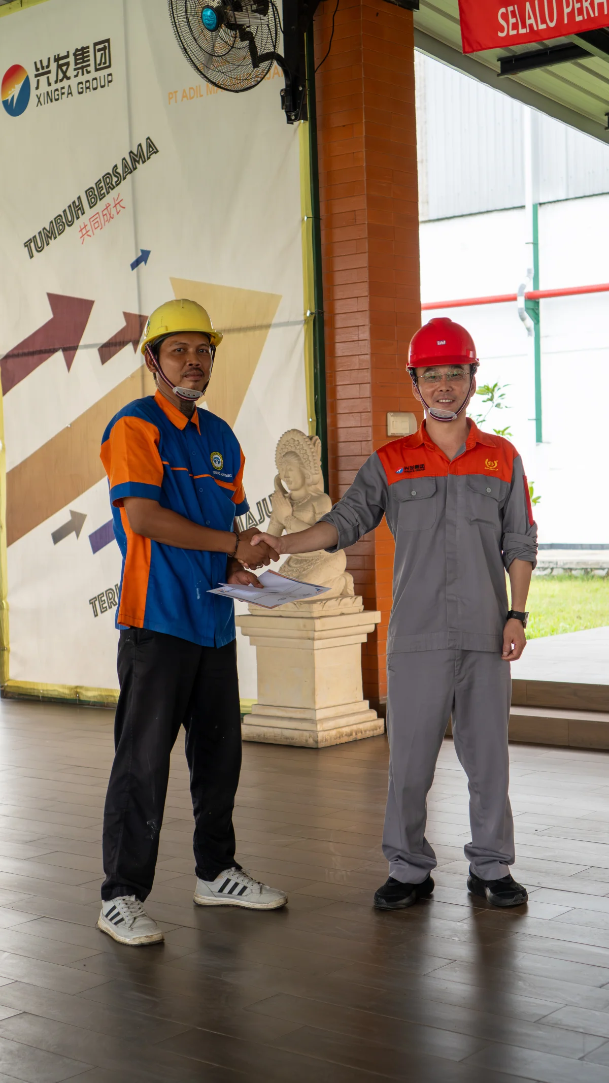 Pelatihan Penggunaan Baju Pelindung Kimia dan SCBA untuk Kesiapsiagaan Darurat B3 di PT. Adil Makmur Fajar