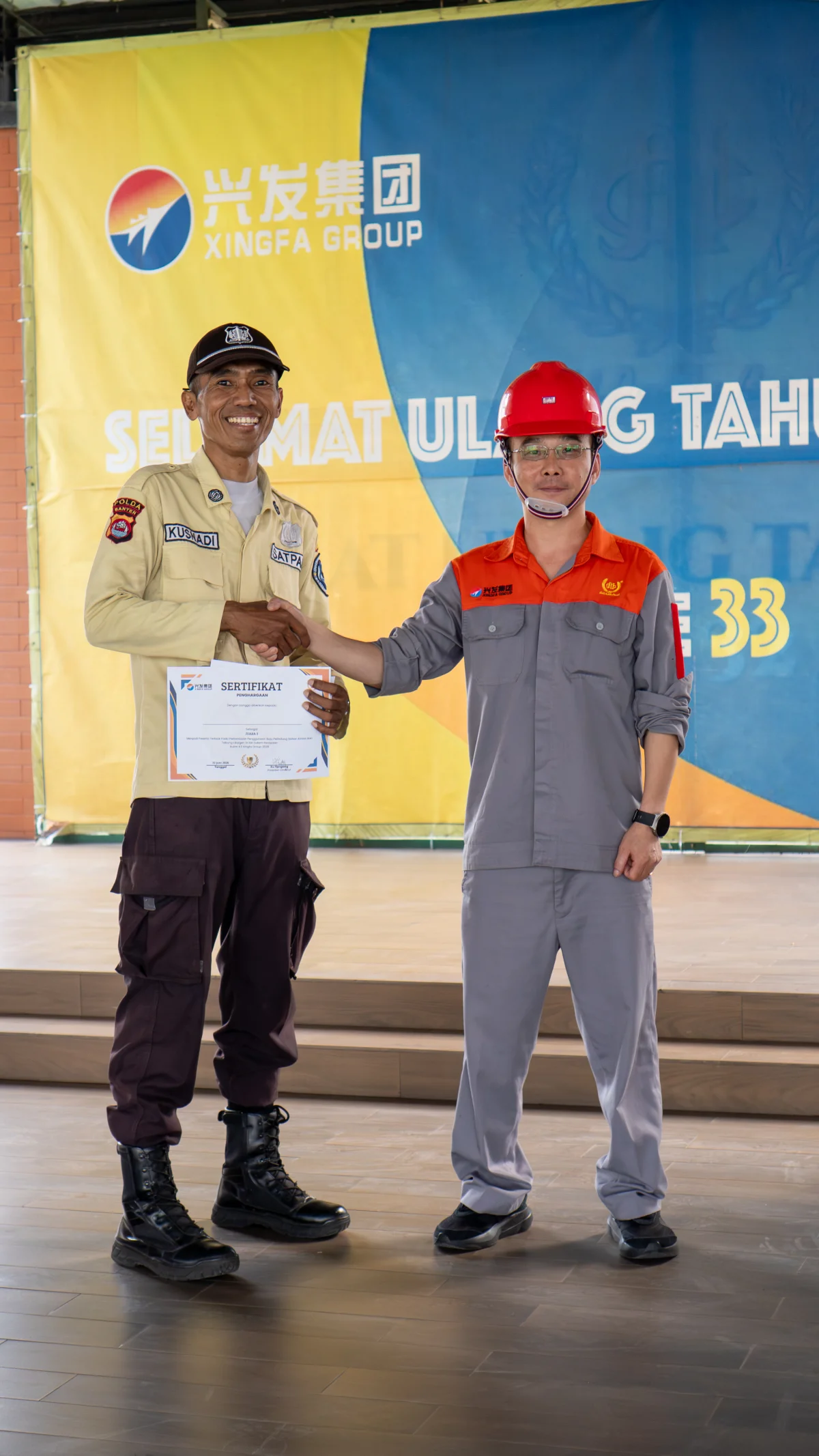 Pelatihan Penggunaan Baju Pelindung Kimia dan SCBA untuk Kesiapsiagaan Darurat B3 di PT. Adil Makmur Fajar